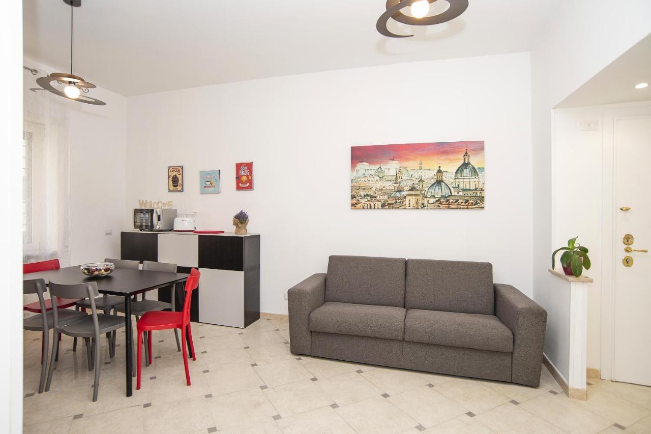 Cosy 5 Minutes From St Peter Roma