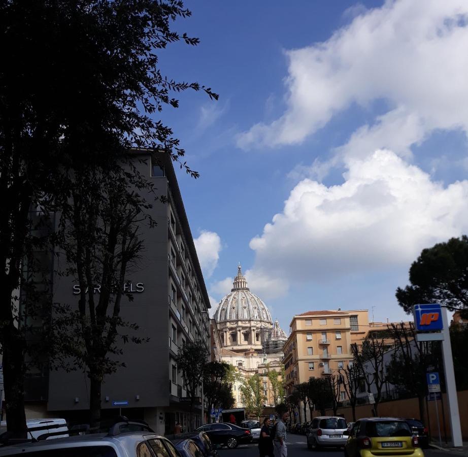 Cosy 5 Minutes From St Peter Roma